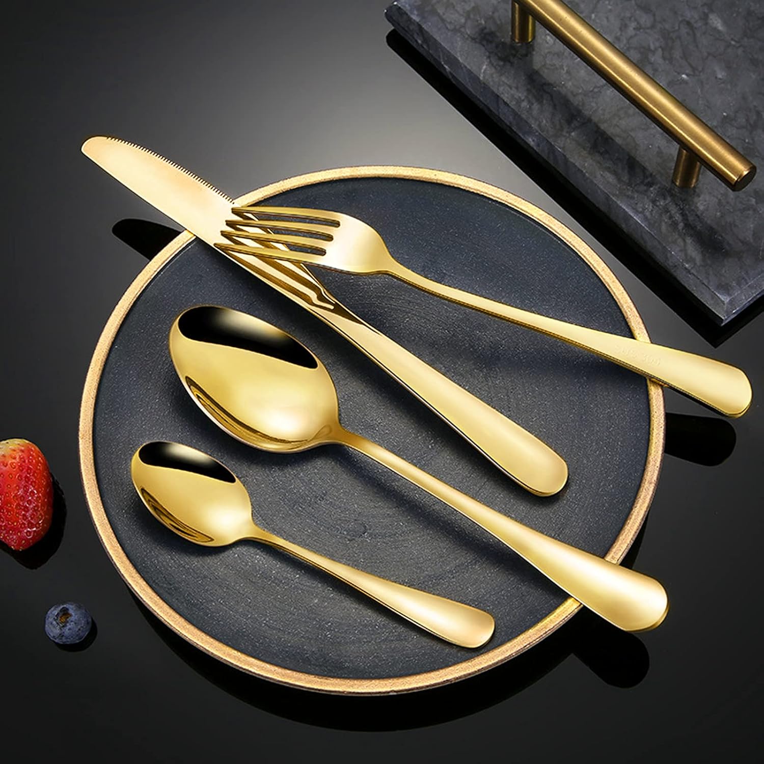 Coffret premium - Set de 24 couverts durables, résistants à la rouille  (Dernières pièces restantes - Stock très limité)
